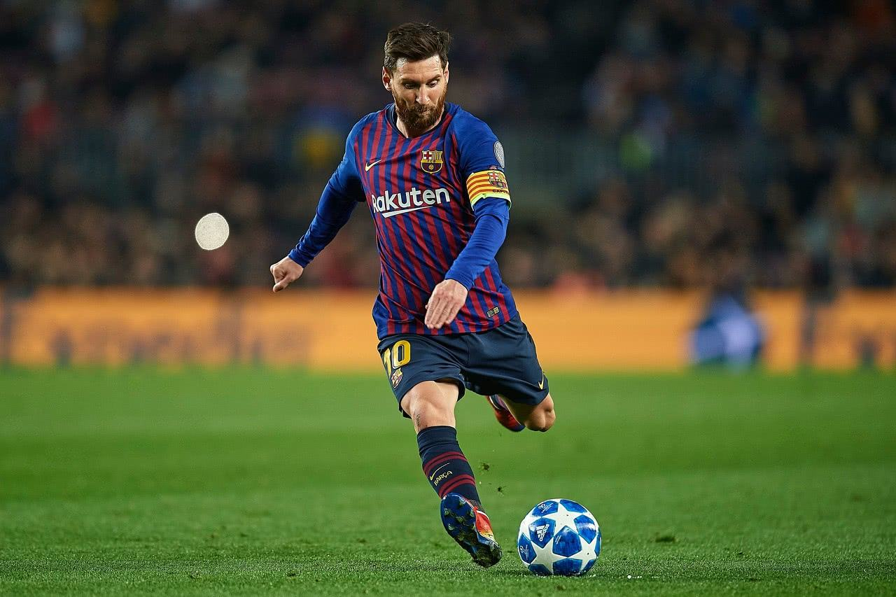 开云-重磅！关键时刻北京首钢调整名单以备德国杯波尔图窗口期完成体检，梅西在曼联比赛中精彩发挥